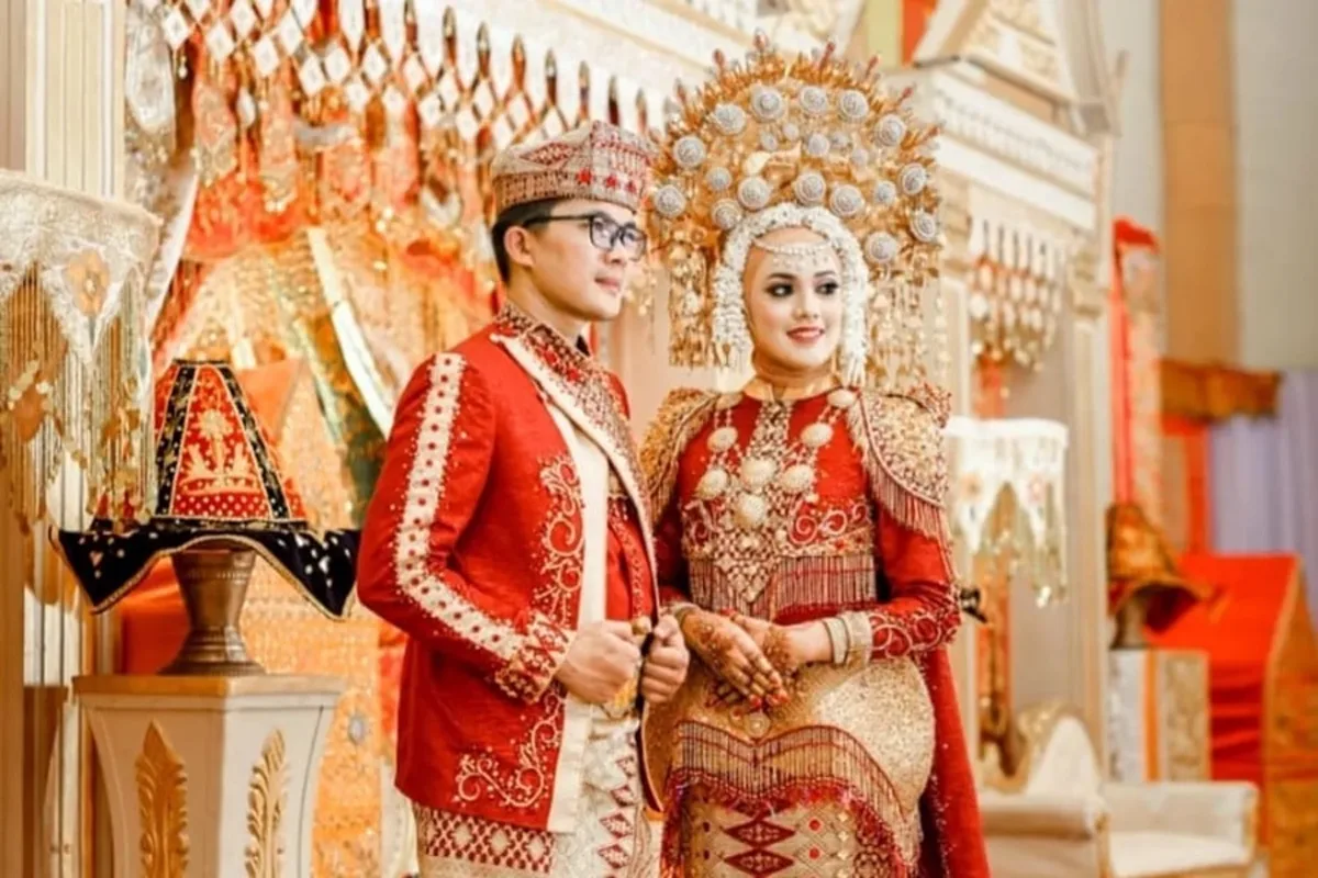 Busana adat Minangkabau
